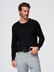Strukturalny męski sweter z okrągłym dekoltem – czarny V3 - Rozmiar: M. Czarne swetry męskie Ombre Clothing, m, bez wzorów, z dzianiny, bez kołnierzyka. W wyprzedaży za 142.49 zł.