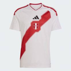 Koszulka domowa Peru 26. Białe t-shirty sportowe męskie Adidas, z tkaniny, bez ramiączek, do piłki nożnej. Za 439.00 zł.