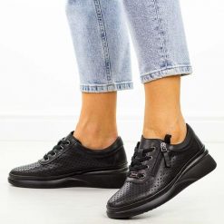 Czarne ażurowe skórzane półbuty damskie Vinceza 79565. Czarne półbuty damskie VINCEZA, w ażurowe wzory, z jeansu, eleganckie, bez obcasa, na płaskiej podeszwie. Za 219.00 zł.
