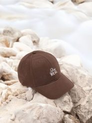 Czapka z daszkiem - brązowy. Brązowe czapki z daszkiem damskie Sinsay, bez wzorów, z bawełny. Za 19.99 zł.