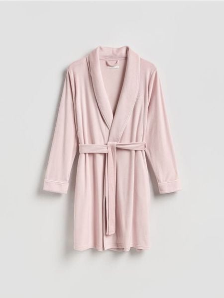Miękki szlafrok z paskiem - pastelowy róż. Czerwone szlafroki damskie Reserved, l, bez wzorów, z dzianiny. Za 129.99 zł.