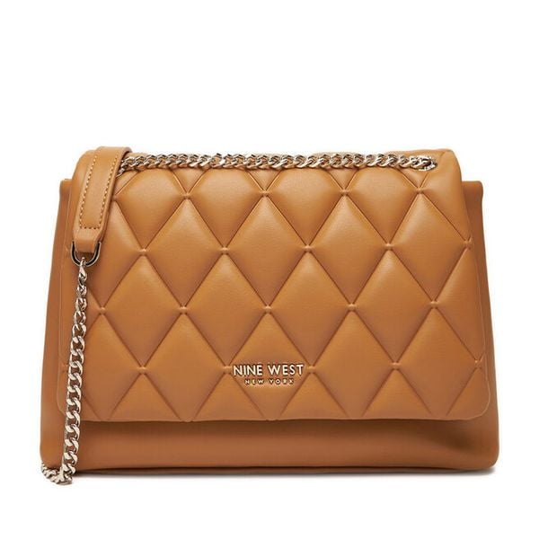 Torebka Nine West. Brązowe torebki klasyczne damskie Nine West, bez wzorów, wizytowe, bez kołnierzyka, bez ramiączek. Za 199.99 zł.