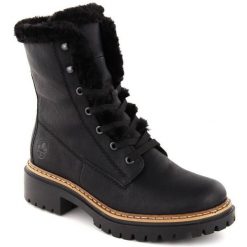 Buty z futerkiem Rieker 72625-00 czarne. Czarne botki damskie z materiału, bez obcasa, bez zapięcia. Za 601.45 zł.