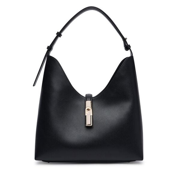 Torebka Furla. Czarne torebki klasyczne damskie Furla, bez wzorów, bez dodatków. Za 1,349.00 zł.