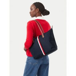 Torebka Tommy Hilfiger. Niebieskie torebki klasyczne damskie Tommy Hilfiger, bez wzorów, bez dodatków. Za 449.99 zł.