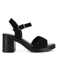 Sandały Lasocki. Czarne sandały damskie Lasocki, bez wzorów, bez obcasa, na słupku. Za 169.99 zł.