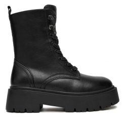 Trzewiki Nine West. Czarne botki damskie Nine West, bez obcasa, na płaskiej podeszwie, bez zapięcia. Za 279.99 zł.