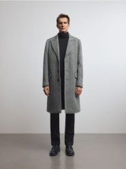 Płaszcz w jodełkę z wełną - wielobarwny. Płaszcze męskie Reserved, l, bez wzorów, z tkaniny. W wyprzedaży za 259.99 zł.