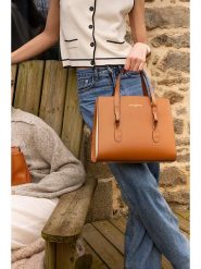 Maison héritage PARIS Skórzana torebka "Hera" w kolorze jasnobrązowym - 31 x 24 x 14 cm rozmiar: onesize. Brązowe torebki klasyczne damskie maison héritage PARIS, bez wzorów, z materiału, bez dodatków. Za 521.99 zł.