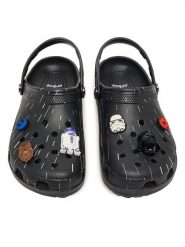 Crocs Klapki Star Wars™ Hyperspace Classic Clog 213002 Czarny. Czarne klapki i japonki męskie Crocs, z tworzywa sztucznego. Za 299.99 zł.