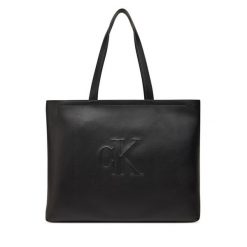 Torebka Calvin Klein Jeans. Czarne torebki klasyczne damskie Calvin Klein Jeans, bez wzorów, z jeansu, bez dodatków. Za 369.99 zł.