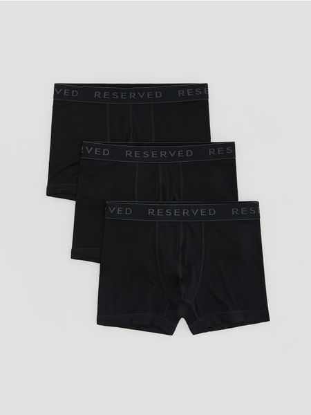 3 pack bokserek Long z wiskozy - czarny. Czarne bokserki męskie Reserved, bez wzorów, z dzianiny. Za 79.99 zł.