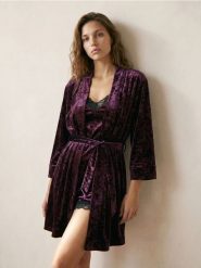 Jednolity szlafrok kimono - bordowy. Czerwone szlafroki damskie Sinsay, l, bez wzorów. Za 59.99 zł.