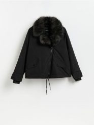 Kurtka parka - czarny. Czarne parki damskie Reserved, l, bez wzorów, z tkaniny. Za 299.99 zł.