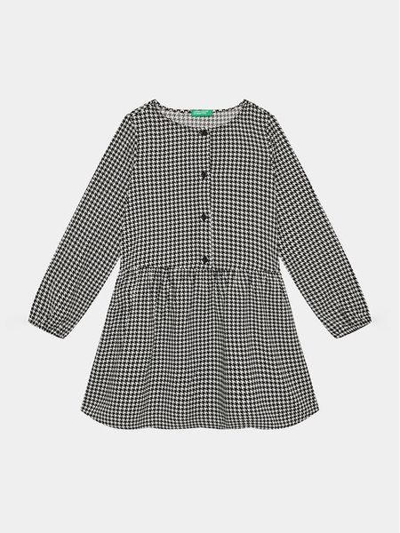 United Colors Of Benetton Sukienka codzienna 4XQNCV01F Czarny Regular Fit. Czarne sukienki dziewczęce United Colors Of Benetton, bez wzorów, z wiskozy, bez ramiączek. Za 89.99 zł.