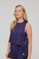 Krótki top Infinite – fioletowa panterka. Fioletowe topy sportowe damskie OOSC, s, bez wzorów, z materiału, bez ramiączek. Za 147.99 zł.