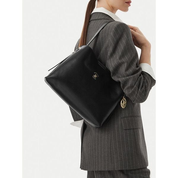 Torebka Beverly Hills Polo Club. Czarne torebki klasyczne damskie Beverly Hills Polo Club, bez wzorów, bez dodatków. Za 199.99 zł.