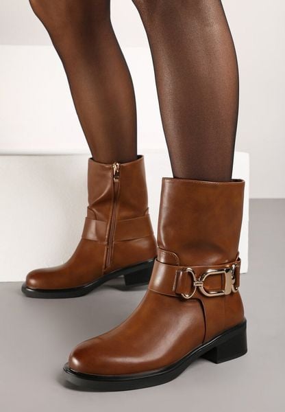 Brązowe Botki Motocyklowe Ozdobione Paskiem z Klamrą przy Cholewce Mazista. Brązowe botki damskie Renee, z jeansu, biznesowe, bez obcasa, na obcasie, bez zapięcia. Za 164.99 zł.