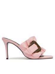 Versace Jeans Couture Klapki 78VA3S70 Różowy. Czerwone klapki damskie Versace Jeans Couture, bez wzorów, z jeansu, bez obcasa. Za 729.99 zł.