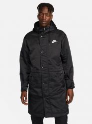 Nike Parka w kolorze czarnym rozmiar: M. Czarne parki męskie Nike, m, bez wzorów, z polaru. Za 483.17 zł.