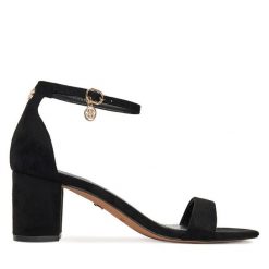 Sandały Nine West. Czarne sandały damskie Nine West, bez wzorów, bez obcasa, na słupku. Za 219.99 zł.