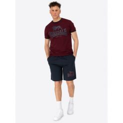 Zestaw t-shirt i szorty Lonsdale Maist. Czerwone szorty męskie Lonsdale, z bawełny, bez kołnierzyka. Za 243.50 zł.