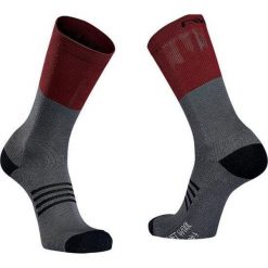 Skarpety rowerowe NORTHWAVE EXTREME PRO HIGH SOCK czarne. Czarne skarpetki męskie Northwave, bez wzorów. Za 150.50 zł.