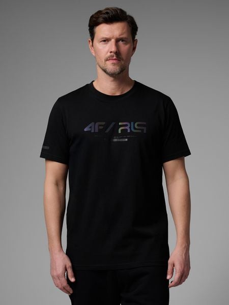 4F T-shirt regular z nadrukiem męski 4F x Robert Lewandowski - czarny M. Czarne t-shirty męskie 4f, l, bez wzorów, z bawełny, bez kołnierzyka. Za 79.99 zł.