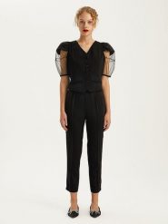 BGN Bluzka w kolorze czarnym rozmiar: 40. Czarne bluzki damskie BGN, bez wzorów, z tiulu, bez kołnierzyka, bez ramiączek. Za 143.45 zł.