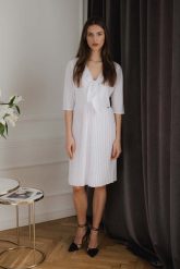 Biała Elegancka Sukienka z Plisowanym Dołem. Białe sukienki damskie Figl, m, bez wzorów, z elastanu, eleganckie, bez kołnierzyka, bez ramiączek, plisowane. Za 289.00 zł.