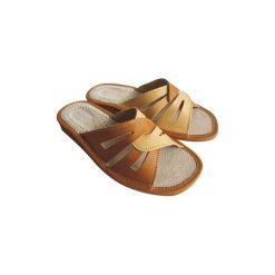 Kapcie damskie R.36 profilowane klapki komfort i wygoda na co dzień KD-05-BR-36. Brązowe klapki damskie bez wzorów, ze skóry, bez obcasa. Za 27.06 zł.