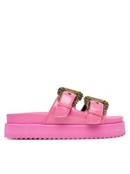 Versace Jeans Couture Klapki 80VA3SM1 ZS190 499 Różowy. Czerwone klapki damskie Versace Jeans Couture, bez wzorów, z jeansu, bez obcasa. Za 839.99 zł.