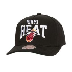Czapka typu snapback Mitchell & Ness Big Time Pro Miami Heat. Czarne czapki męskie Mitchell & Ness, bez wzorów. Za 198.00 zł.