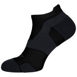 Niewidzialne skarpety 2XU Vectr LightCushion. Czarne skarpetki męskie 2XU, bez wzorów. Za 134.50 zł.