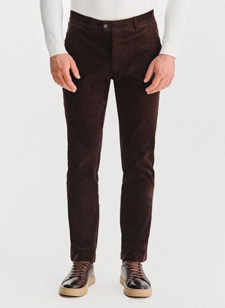 Brązowe spodnie sztruksowe. Brązowe spodnie materiałowe męskie Pako Lorente, bez wzorów, z bawełny, casualowe. Za 169.99 zł.