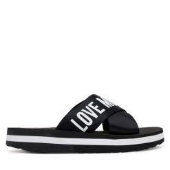Klapki LOVE MOSCHINO. Czarne klapki damskie Love Moschino, bez wzorów, bez obcasa. Za 589.99 zł.
