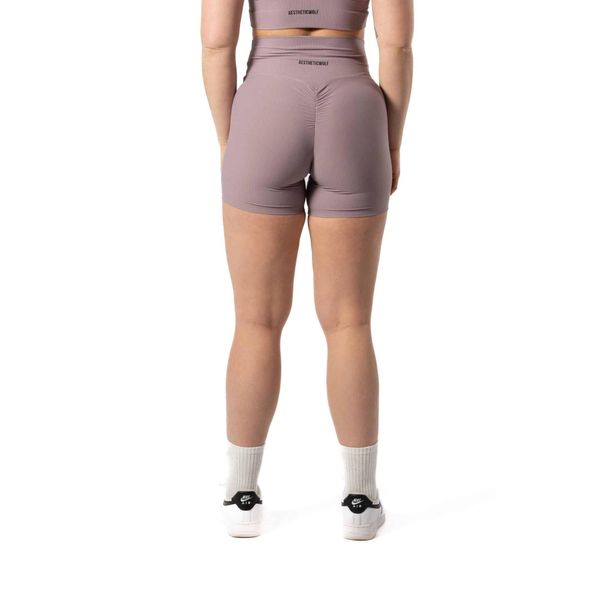 Damskie szorty bezszwowe prążkowane z efektem scrunch – śliwkowy. Fioletowe spodenki sportowe damskie AESTHETIC WOLF, xl, z dzianiny, na fitness i siłownię. Za 99.99 zł.