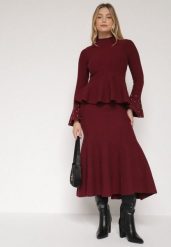 Bordowy Dzianinowy Komplet z Wiskozą Spódnica i Sweter z Baskinką i Cyrkoniami Neora. Czerwone swetry klasyczne damskie Born2be, m, z dzianiny, bez kołnierzyka. Za 259.99 zł.