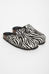 Klapki Mule damskie skórzane SCHOLL. Klapki damskie Scholl, bez wzorów, bez obcasa. Za 729.00 zł.