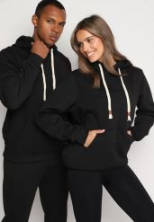 Czarna Bluza z Bawełną Wykończona Kapturem Kangurową Kieszenią i Polarem Padela. Czarne bluzy z kapturem męskie Born2be, l, z bawełny. Za 84.99 zł.