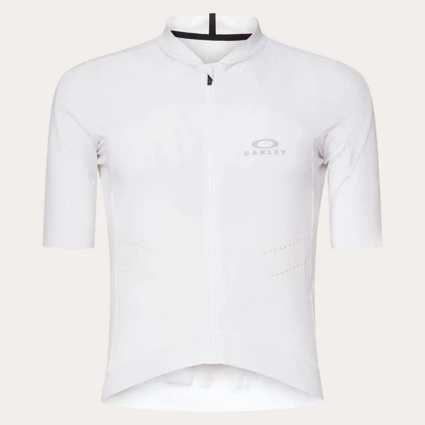 Koszulka rowerowa męska Oakley ENDURANCE AERO FOA407943-100. Białe t-shirty sportowe męskie Oakley, m, z nylonu, bez ramiączek, na fitness i siłownię. Za 634.35 zł.