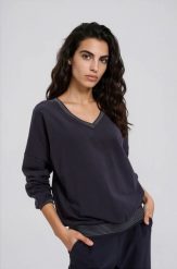 Bluza z dekoltem w serek granatowa. Bluzy bez kaptura damskie MOODO, s, z bawełny. Za 99.99 zł.