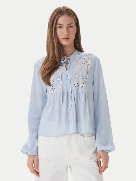 ONLY Bluzka Lennyo 15366732 Błękitny Regular Fit. Niebieskie bluzki damskie Only, s, bez wzorów, z wiskozy, bez kołnierzyka, bez ramiączek. Za 129.99 zł.