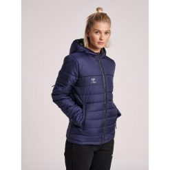 Kurtka damska Hummel Quilted North. Niebieskie kurtki damskie HUMMEL, l, bez wzorów, z materiału, z kapturem. Za 301.15 zł.