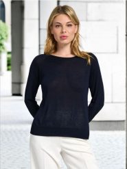 Sweter z długim rękawem - granatowy. Niebieskie swetry klasyczne damskie Sinsay, l, z materiału, bez kołnierzyka. W wyprzedaży za 13.99 zł.