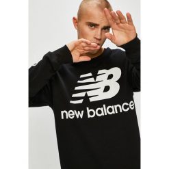 New Balance - Bluza. Czarne bluzy bez kaptura męskie New Balance, m, z bawełny. W wyprzedaży za 239.90 zł.