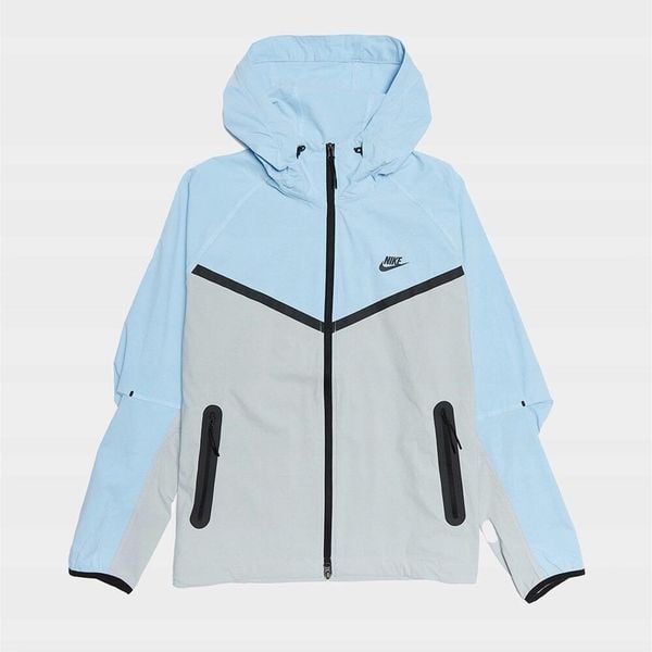 Kurtka Męska Sportowa Wiatrówka Nike Tech Windrunner. Niebieskie kurtki treningowe męskie Nike, m, bez wzorów, na fitness i siłownię. Za 338.80 zł.