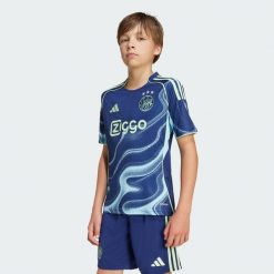 Koszulka wyjazdowa Ajax Amsterdam 25/26. Niebieskie t-shirty damskie Adidas, m, z materiału, bez ramiączek, do piłki nożnej. Za 329.00 zł.