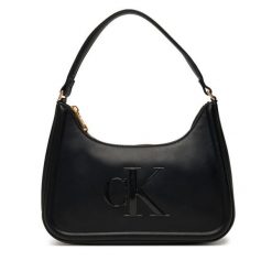 Torebka Calvin Klein. Czarne torebki klasyczne damskie CALVIN KLEIN, bez wzorów, bez dodatków. Za 329.99 zł.