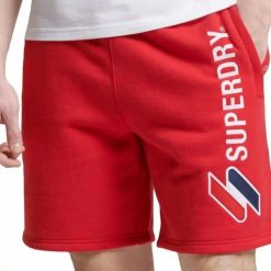Spodenki turystyczne męskie Superdry Sl Code. Czerwone szorty męskie Superdry., z bawełny, bez kołnierzyka. W wyprzedaży za 125.00 zł.